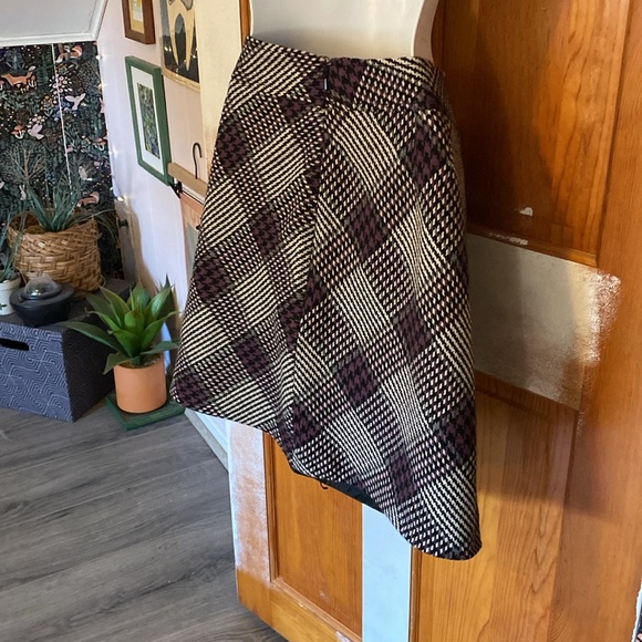3/$15 - LOFT skirt - Size 6 (Fits like a Size 8) - Picture 6 of 10